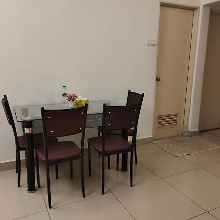 2 Rooms Homestay Deviana Wakaf Che Yeh 哥打巴鲁 外观 照片