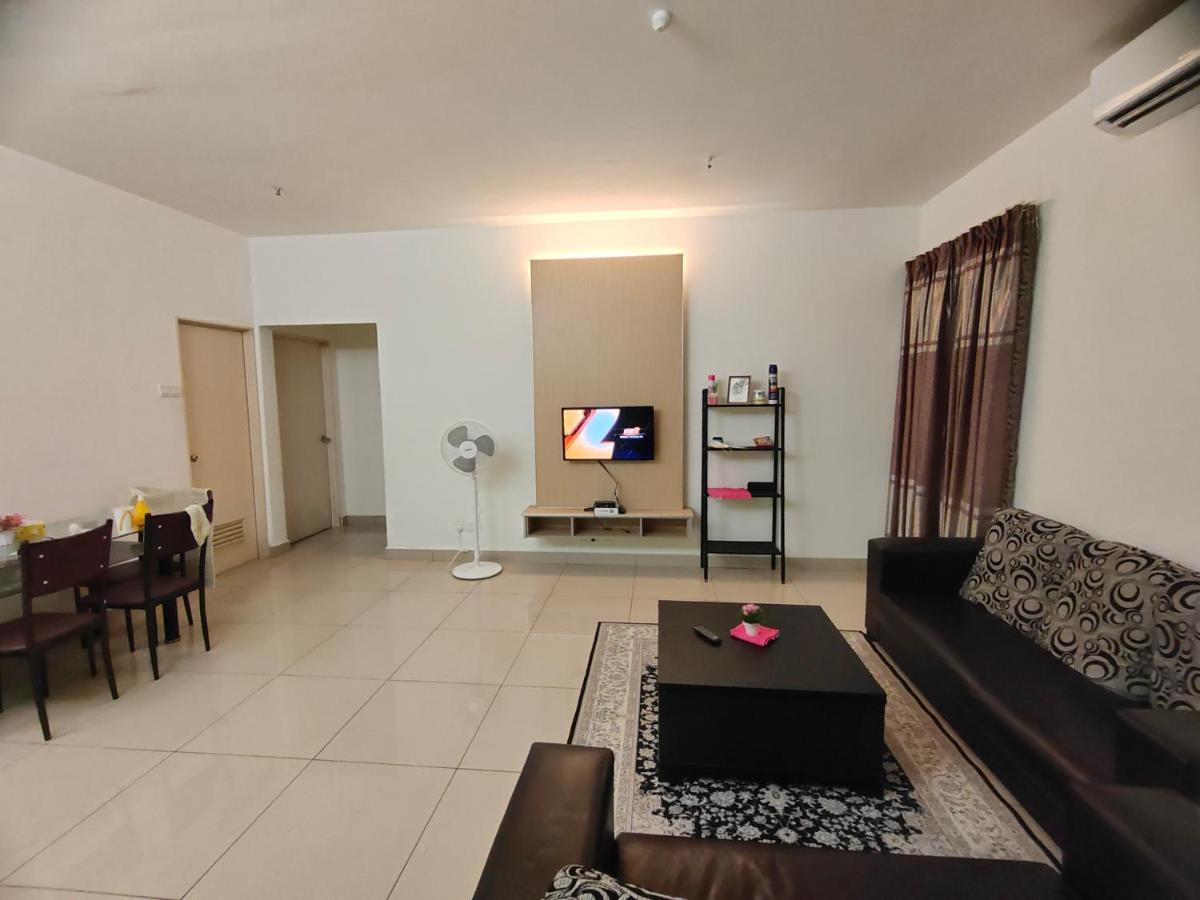 2 Rooms Homestay Deviana Wakaf Che Yeh 哥打巴鲁 外观 照片